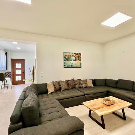 Beach Villa Verano With Private Pool By Dadovillas ซีดารี ภายนอก รูปภาพ