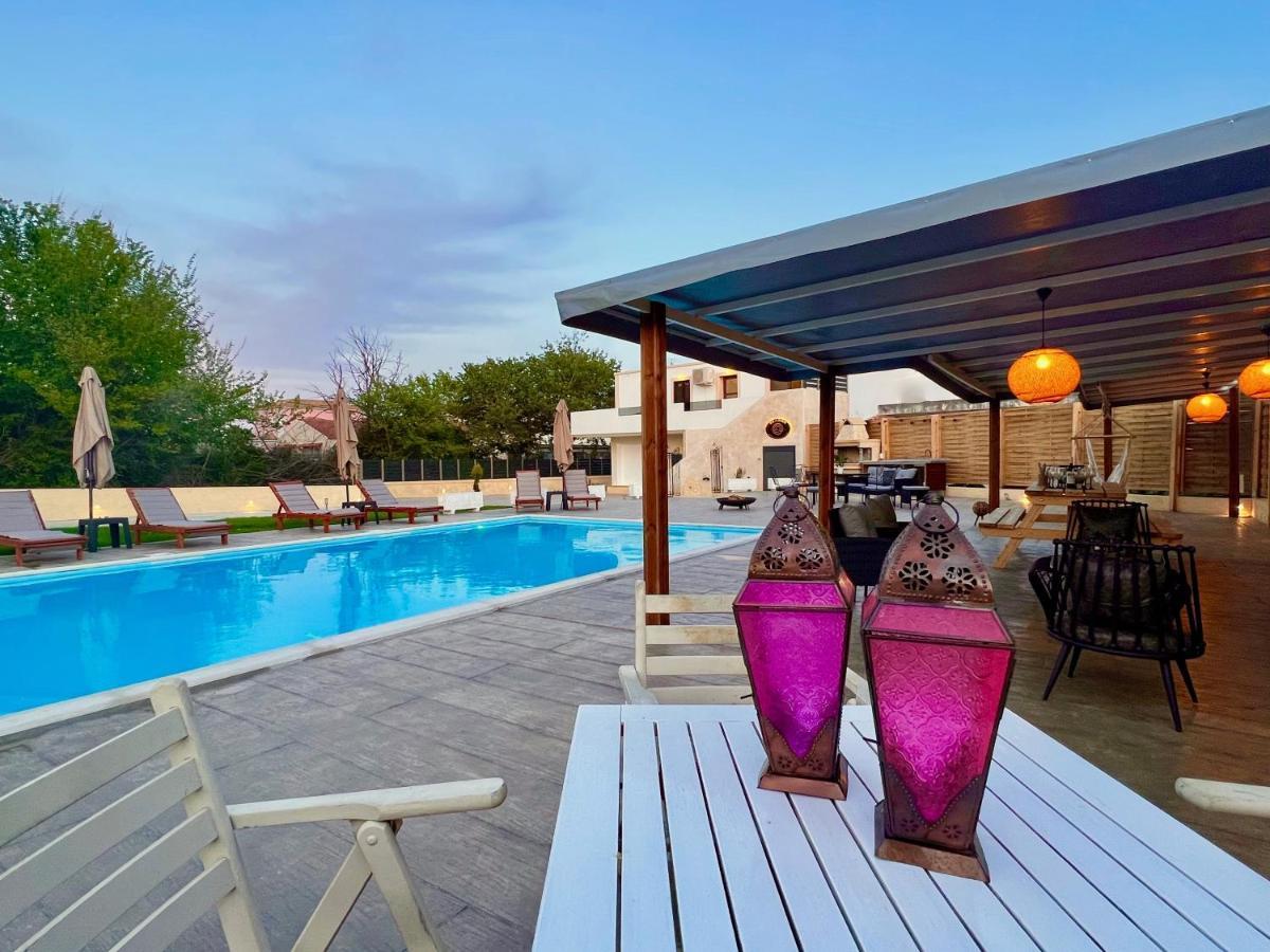 Beach Villa Verano With Private Pool By Dadovillas ซีดารี ภายนอก รูปภาพ